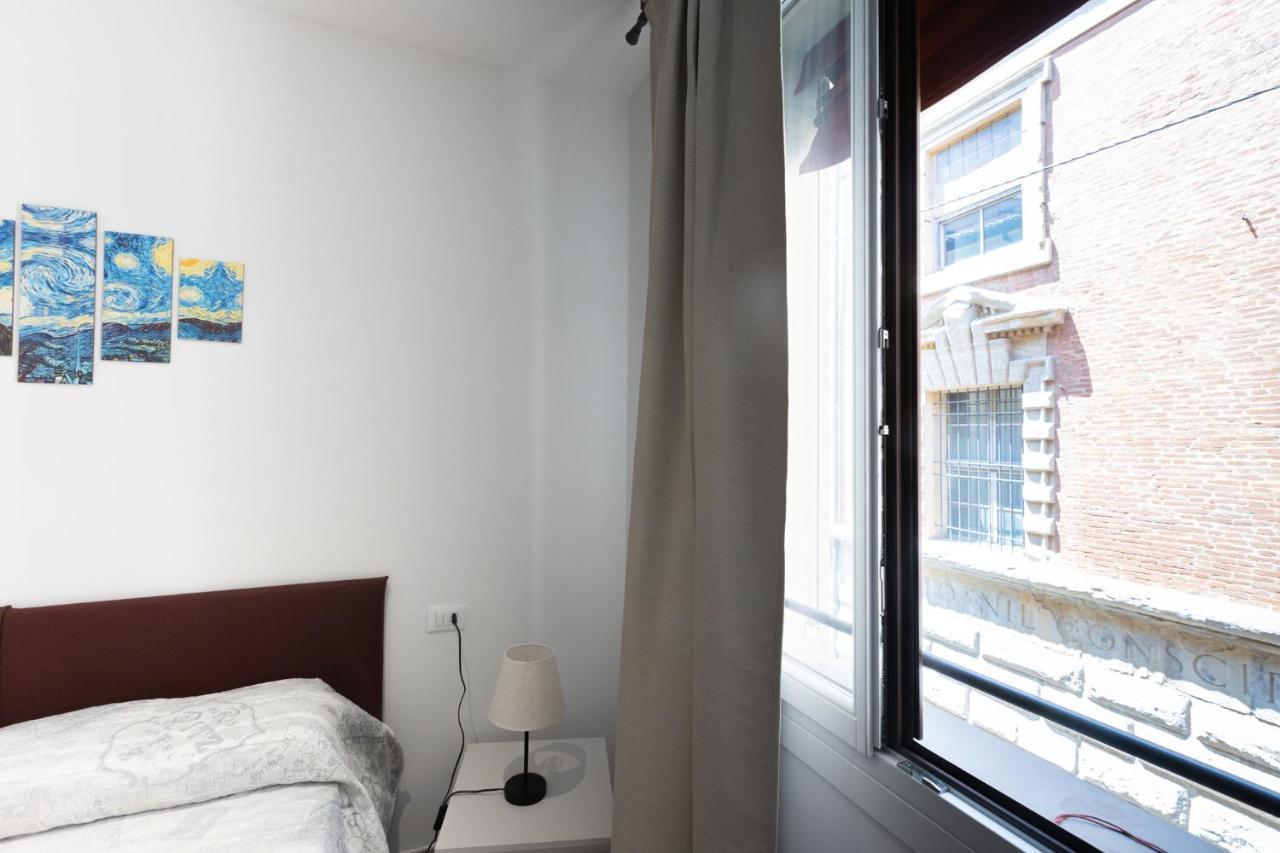 Goito 4, Bologna By Short Holidays Apartment Bagian luar foto